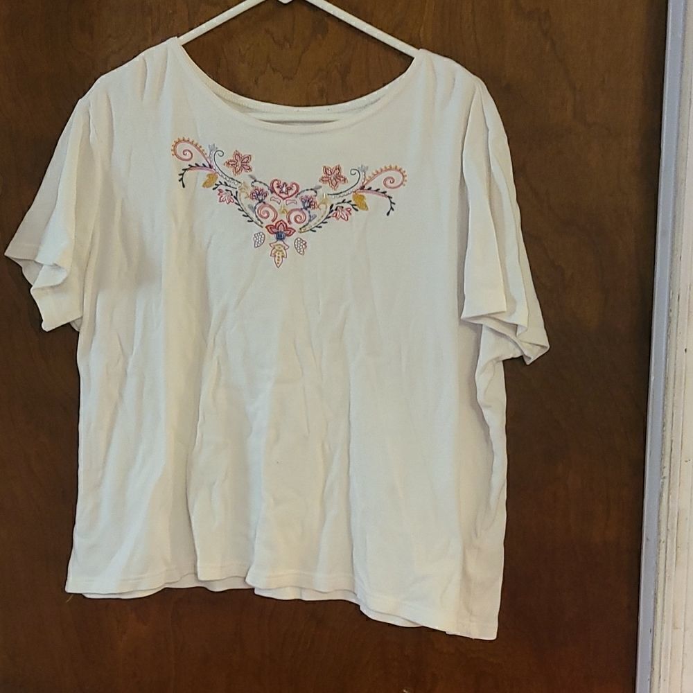 XL Classic Elements White Short Sleeve Top With Red, Blue and Gold Embellishment